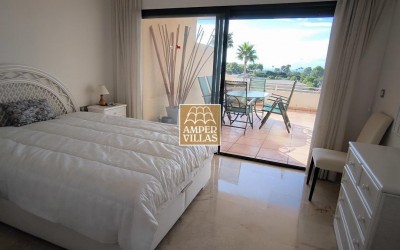 Amplio y luminoso apartamento con garaje cerrado a la venta en la Sierra de Altea.
